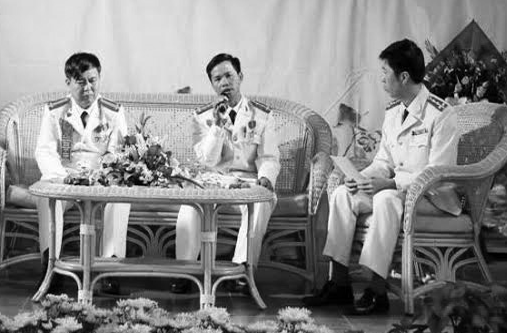 Chuyện cảm động về cựu phạm nhân tặng quản giáo 2 chiếc ách cày